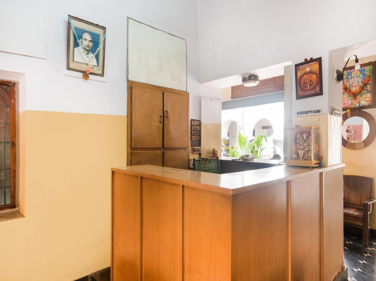 Spot On 75742 Sri Devi Lodge Kakinada Luaran gambar