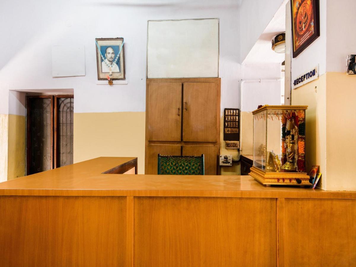 Spot On 75742 Sri Devi Lodge Kakinada Luaran gambar